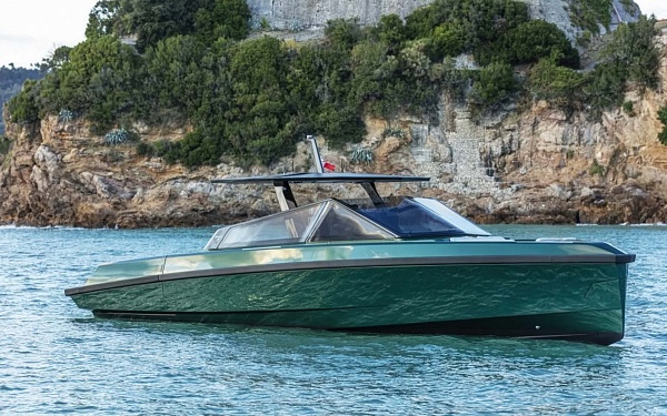 Аренда luxury tender Wally 43 Azure на Миконосе